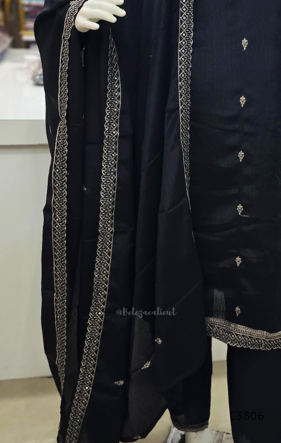 C3806_SilkBlendEmbroideredStraightSuitSet_3