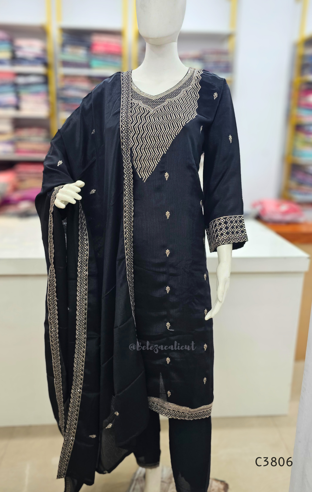 C3806_SilkBlendEmbroideredStraightSuitSet_4