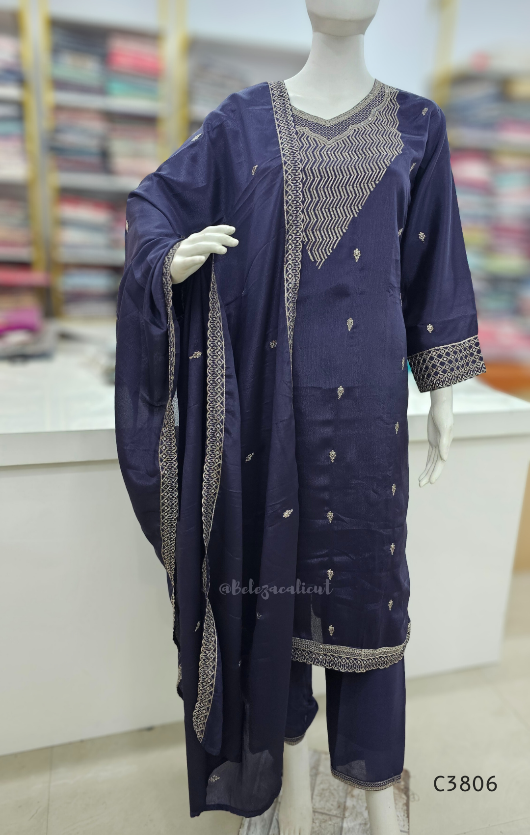 C3806_SilkBlendEmbroideredStraightSuitSet_5