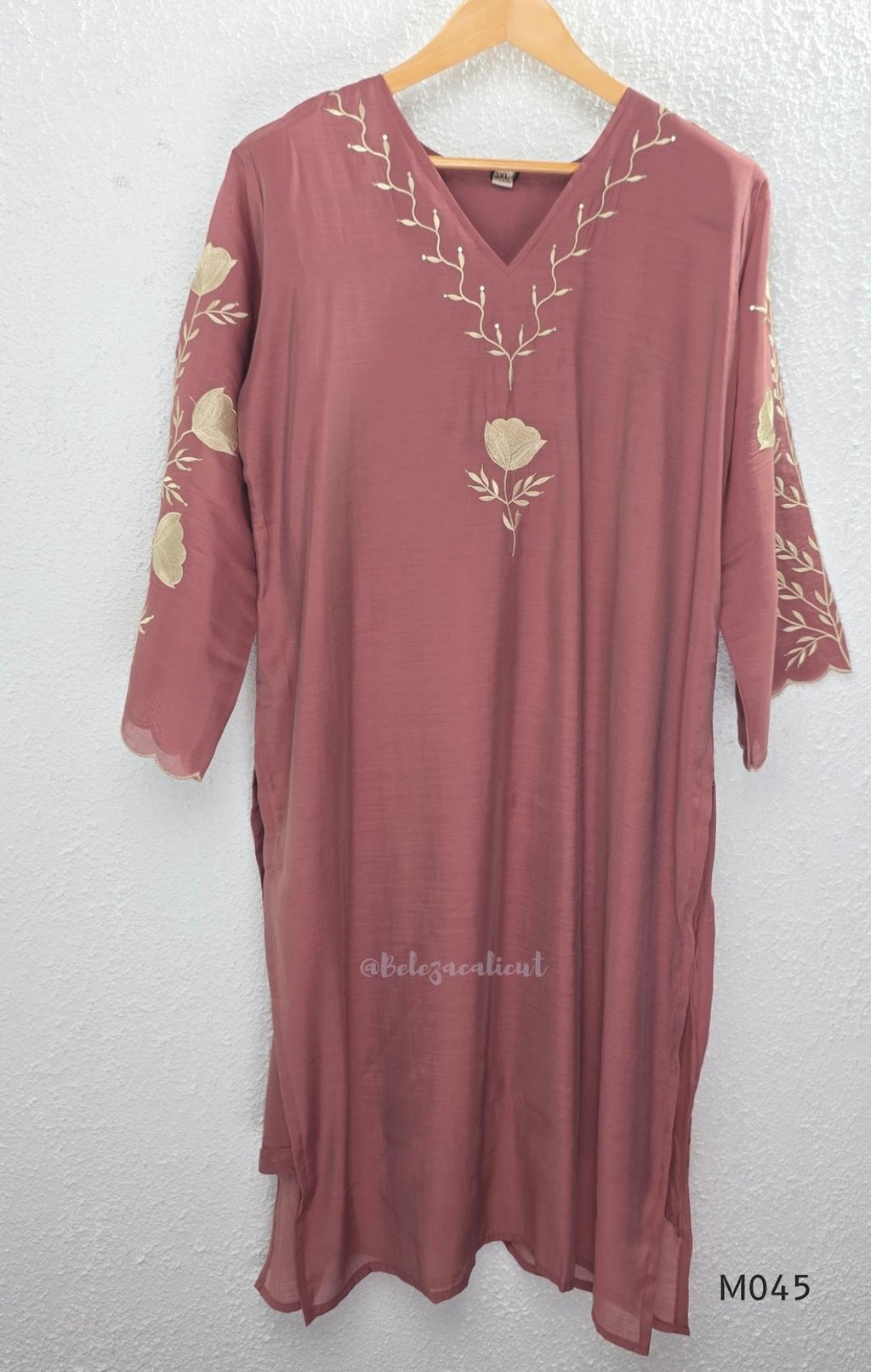 Dusty rose mul chanderi 3-piece churidar set with beige floral embroidery, scallop dupatta border, relaxed fit.