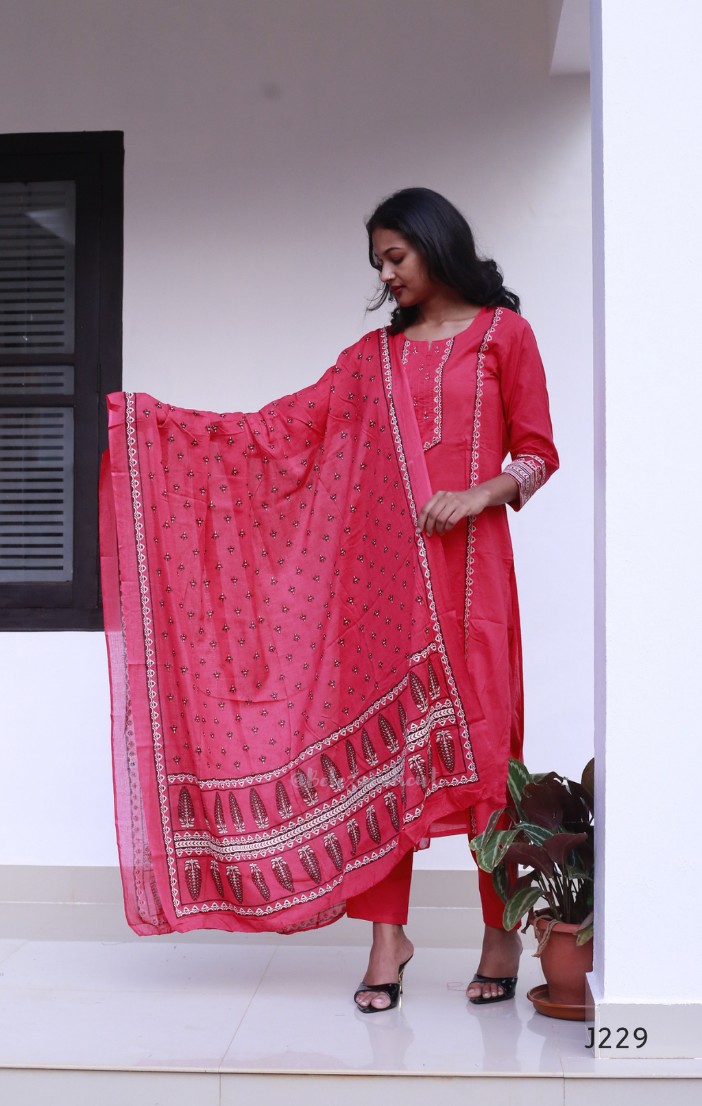Coral pink cotton churidar set with printed dupatta border, straight-cut cotton kurti set for women, available at Beleza Calicut Kerala.