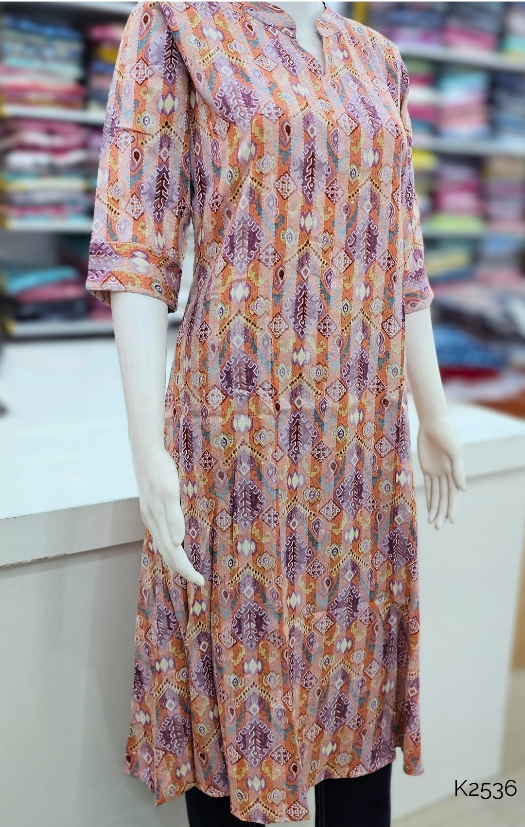 K2536_KTP_BeigeCottonChiffonFoilPrintStraightKurti_1