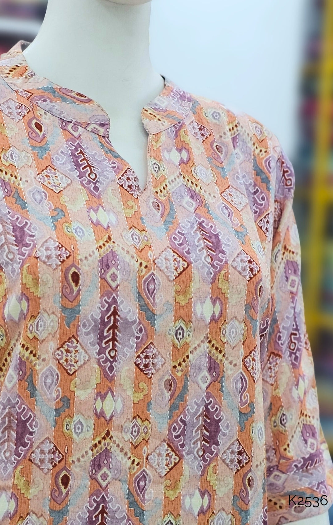 K2536_KTP_BeigeCottonChiffonFoilPrintStraightKurti_2