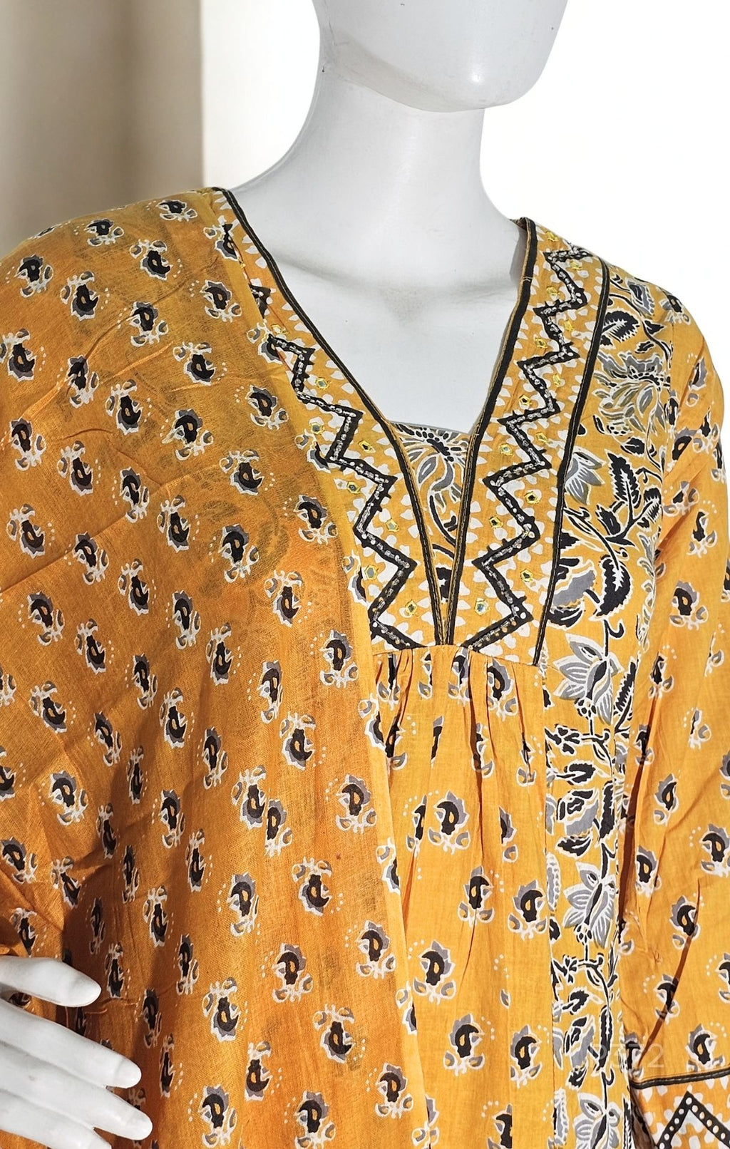 A 3-piece cotton kurta set in rich yellow2