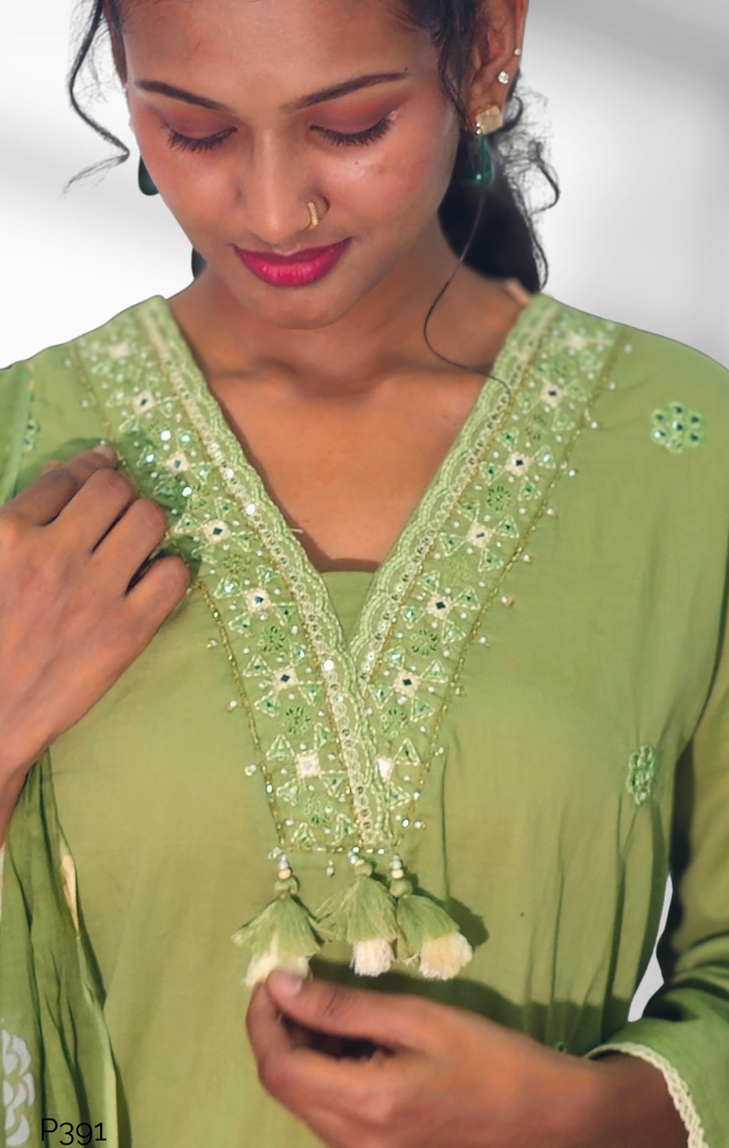 P391_SageGreenCottonEmbroideredStraightSuitSet_2