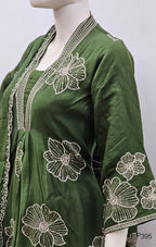 P395_MulChanderiA-LineEmbroideredV-NeckKurtaSet_Green_3