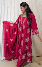 P395_MulChanderiA-LineEmbroideredV-NeckKurtaSet_WineRed_3