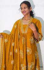 P395_MulChanderiA-LineEmbroideredV-NeckKurtaSet_Yellow_3