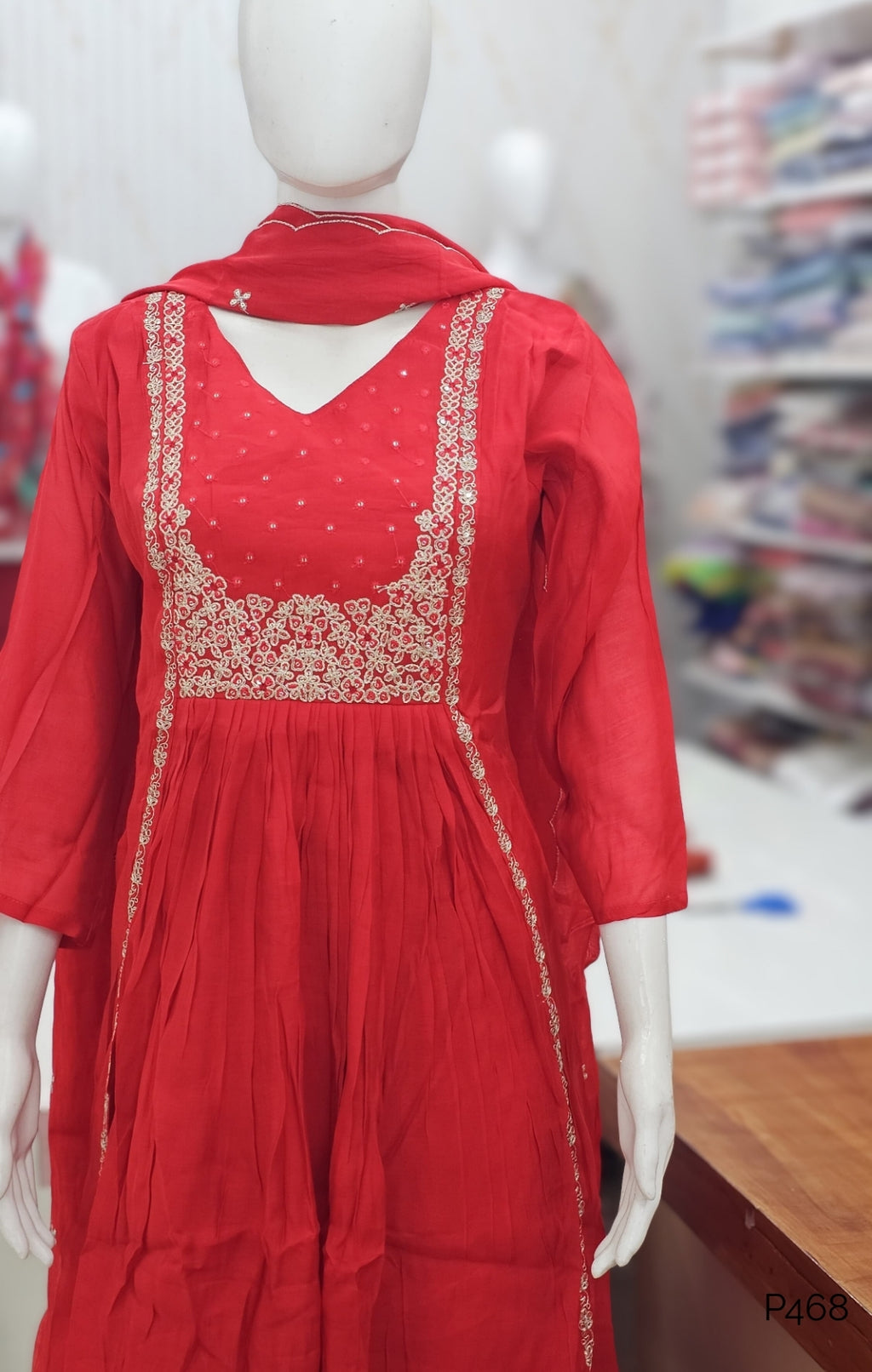 P468_FestiveRedMulChanderiEmbroideredKurtaSet_1